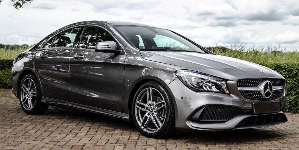 Mercedes CLA 180 AMG Bus - 1e Eig - Dealer onderhouden, 2019, Auto's, 4 cilinders, 715 kg, Leder en Stof, 122 pk