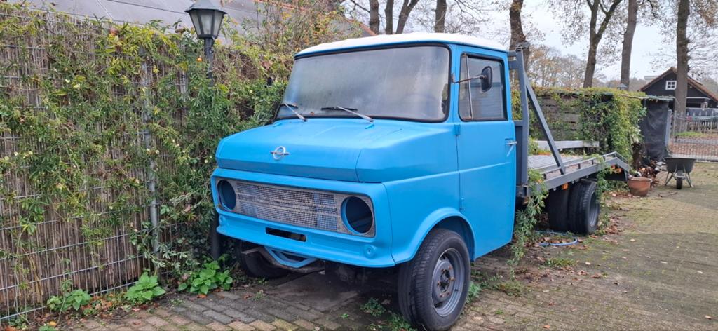 1974 Opel Blitz B 3.75 lang chassis 6 cilinder., Auto's, Opel, Overige carrosserieën, Blauw, Handgeschakeld, Particulier