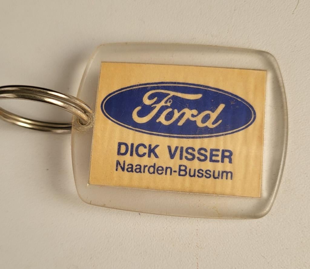 Vintage Ford Sleutelhanger - Dick Visser Naarden-Bussum, Verzamelen, Sleutelhangers, Ophalen of Verzenden, Gebruikt, Merk
