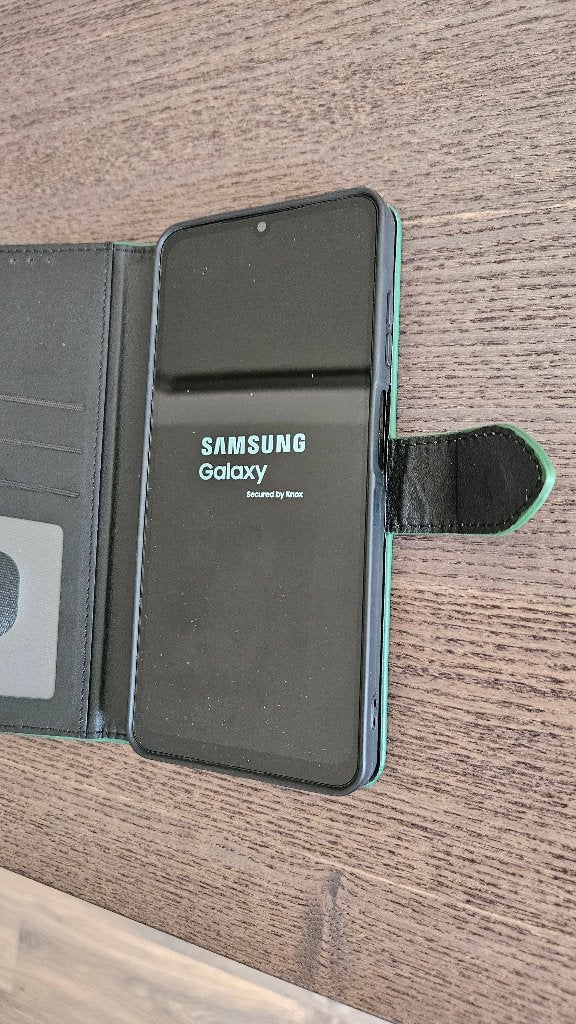 Foto 3 van Samsung A06 als nieuw, inclusief groene beschermhoes