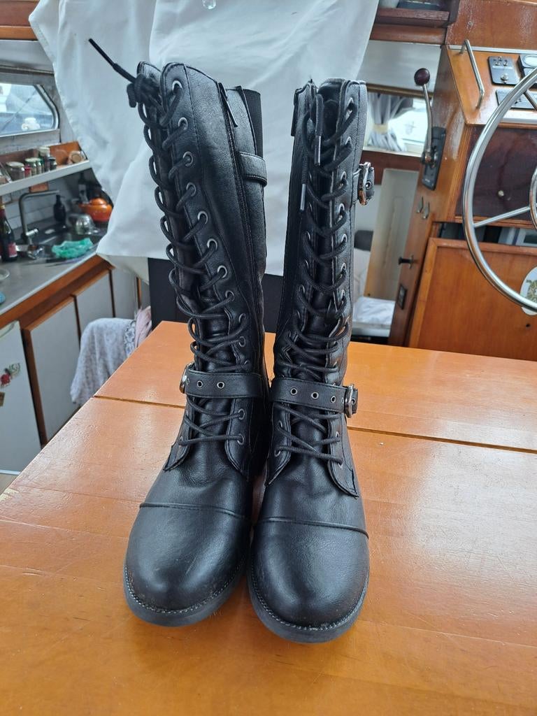 Mustang zwarte leren laarzen maat 40, Kleding | Dames, Schoenen, Hoge laarzen, Zwart, Ophalen of Verzenden, Zo goed als nieuw