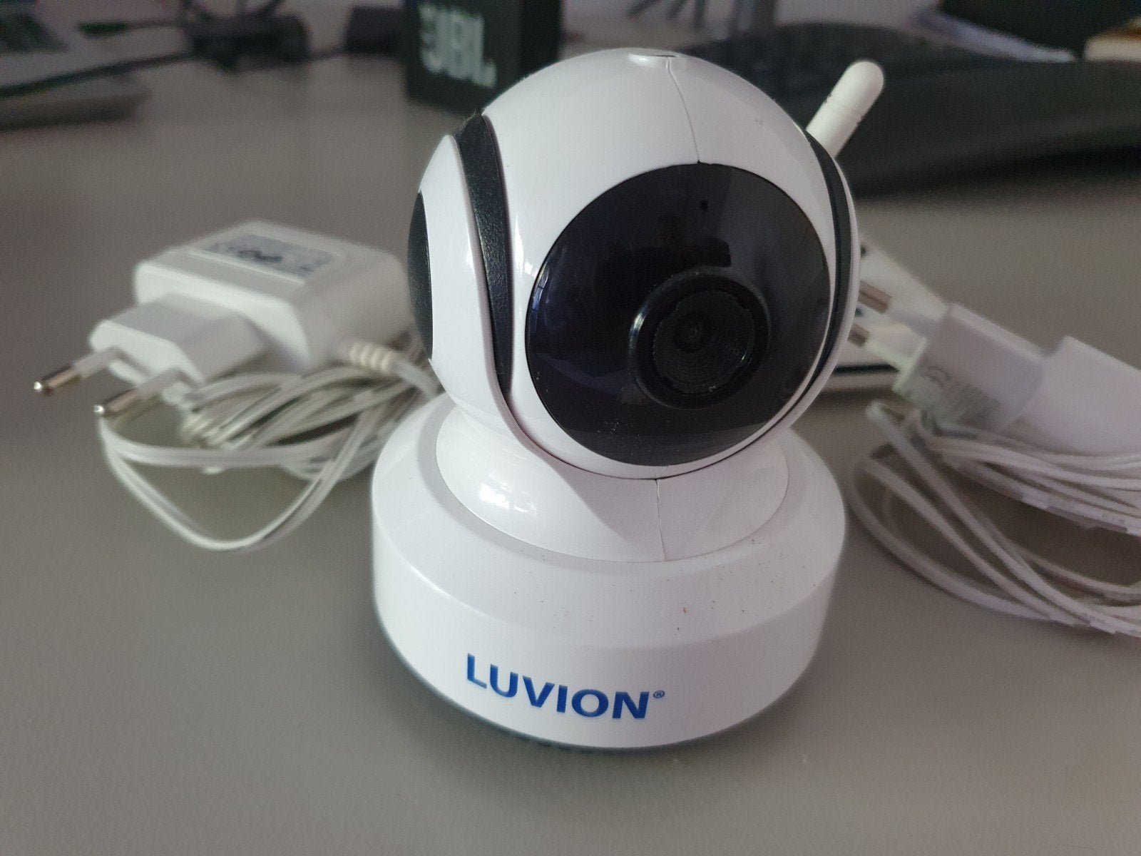 Luvion Essential camera en opladers, Ophalen of Verzenden, Zo goed als nieuw, 250 meter of meer, Camera