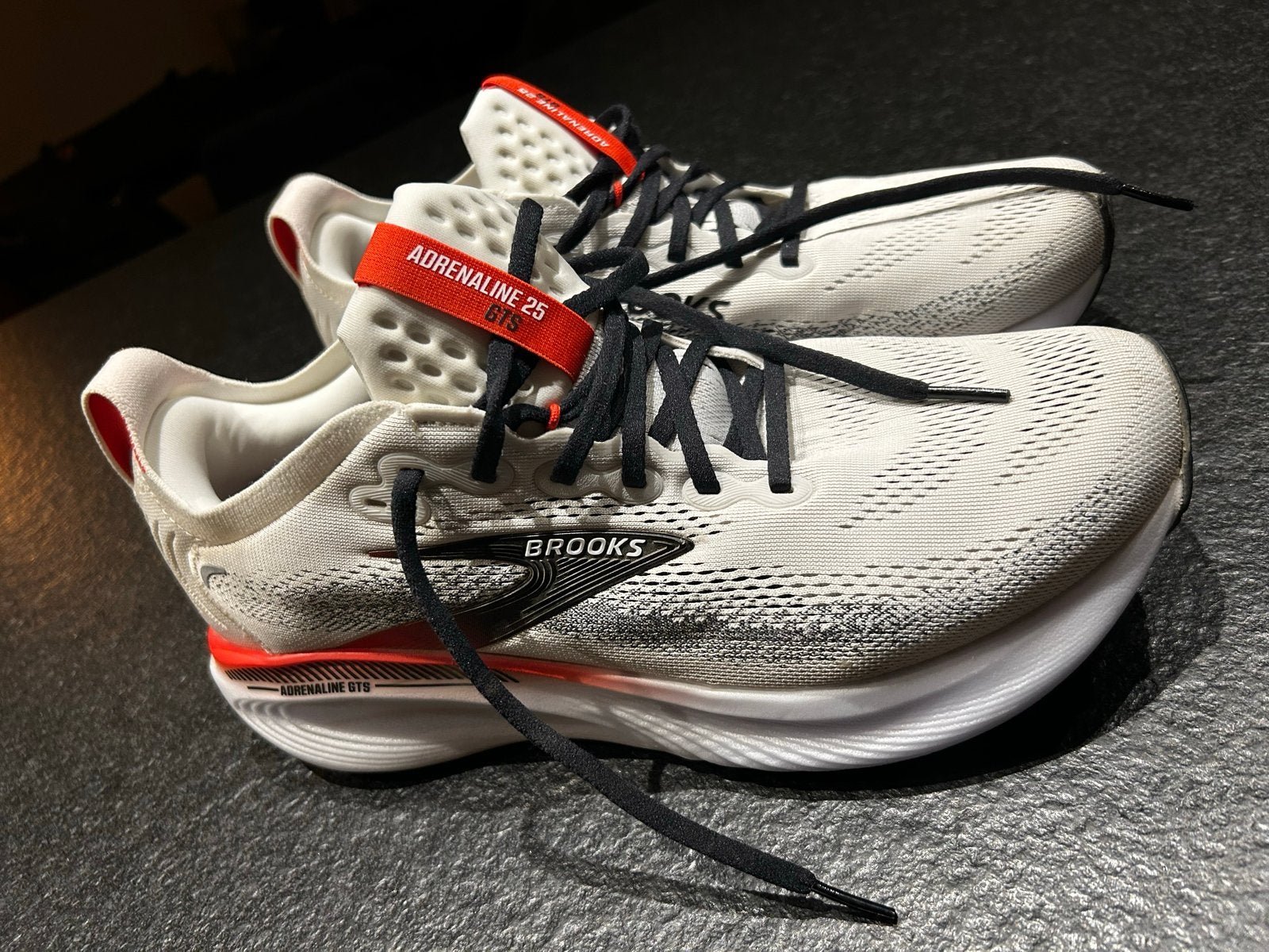 Brooks Adrenaline 25 GTS Hardloopschoenen - Zo goed als nieu, Overige merken, Hardloopschoenen, Ophalen of Verzenden, Zo goed als nieuw