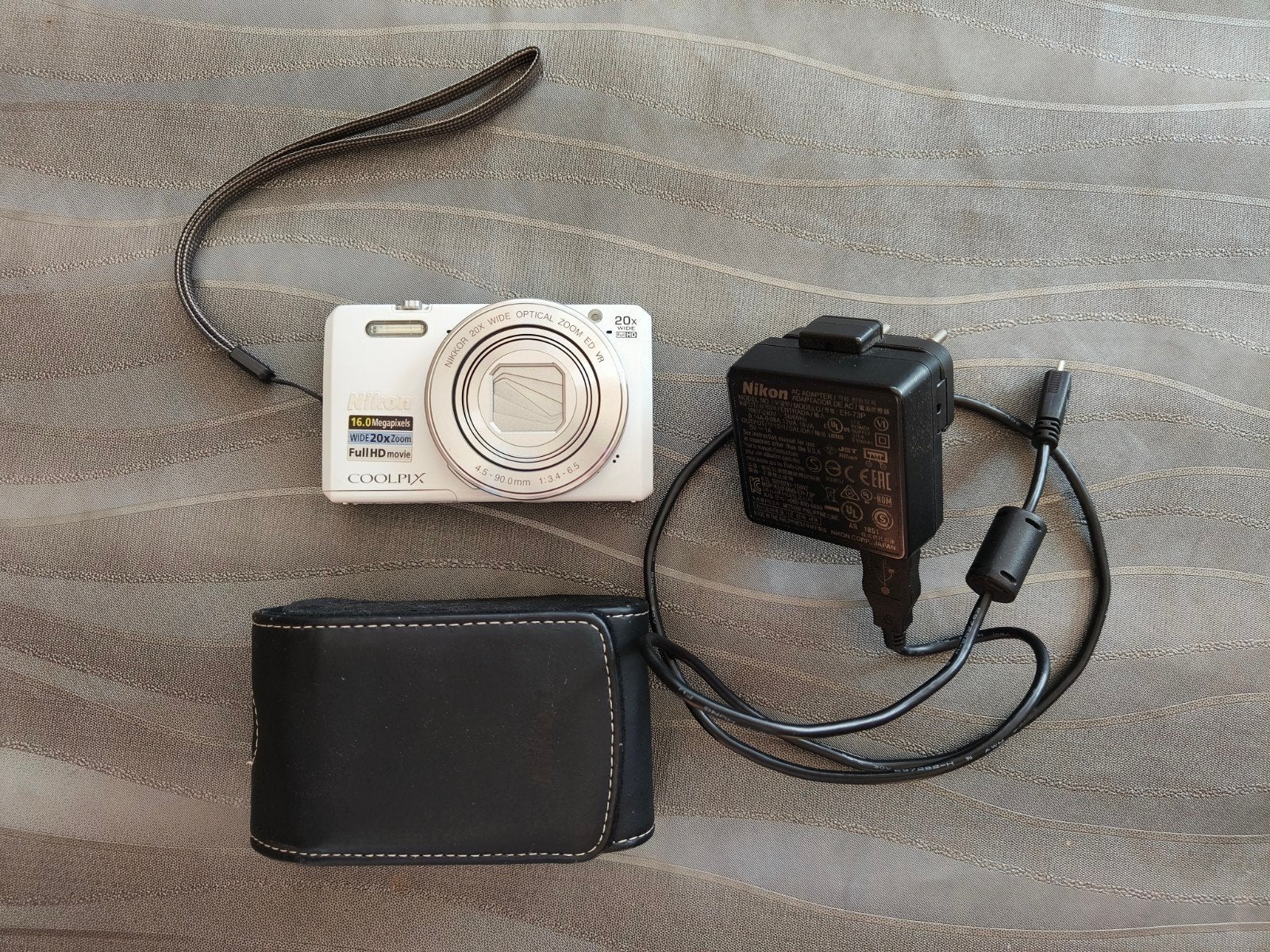 Nikon Coolpix 16.0 Megapixels Full HD Camera, Gebruikt, Ingebouwde flitser, Cameratas, 16 megapixels