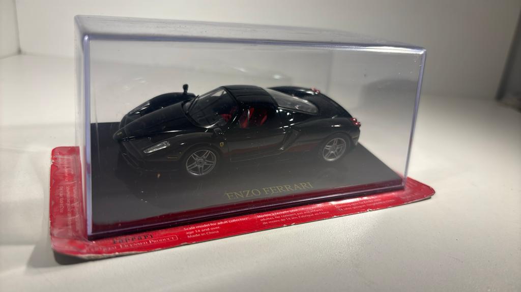 Ferrari enzo black atlas 1.43