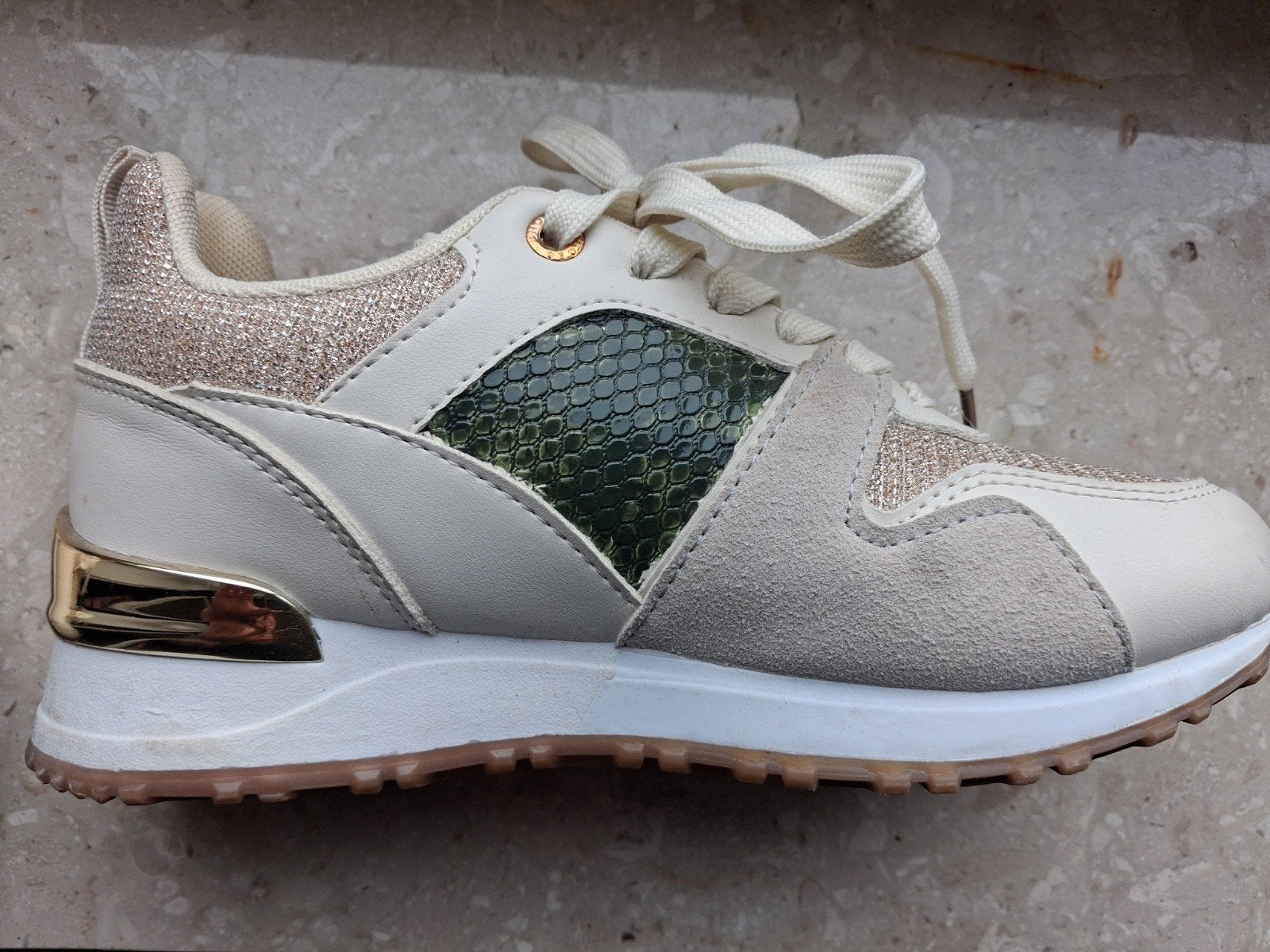 mooie zomerse sneakers, Beige, Ophalen of Verzenden, Be Sport, Sneakers of Gympen