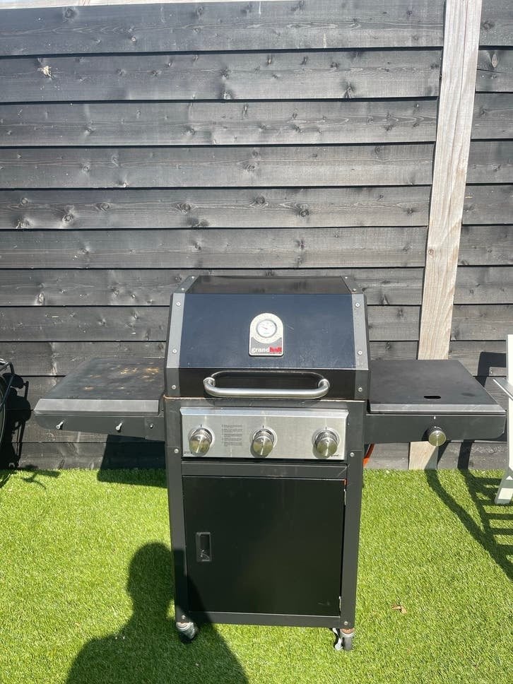 Grandhall gasbarbecue met zijbrander en hoes. €75,-, Ophalen, Gebruikt