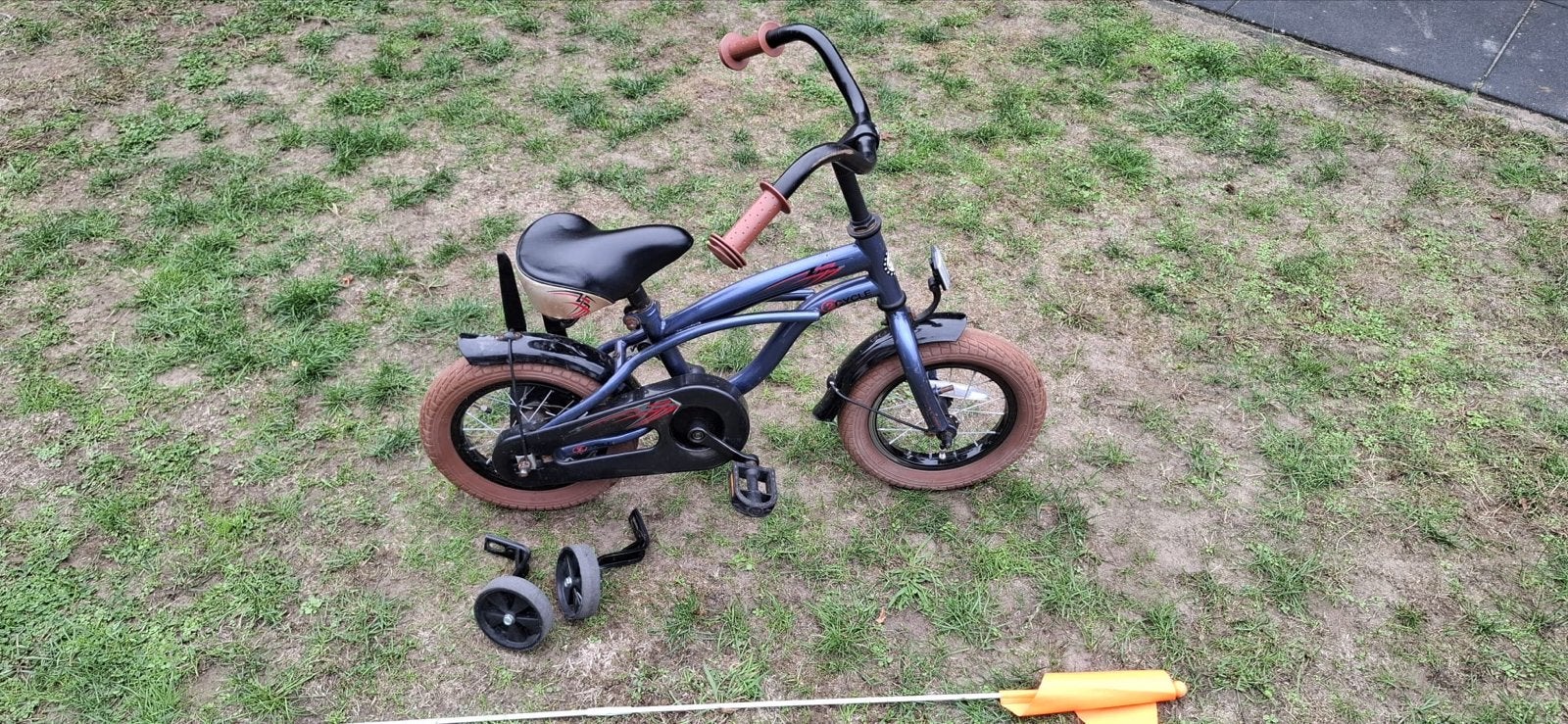 Kinderfiets met zijwieltjes en vlag - Gebruikt, Ophalen, Terugtraprem, Zijwieltjes, Gebruikt
