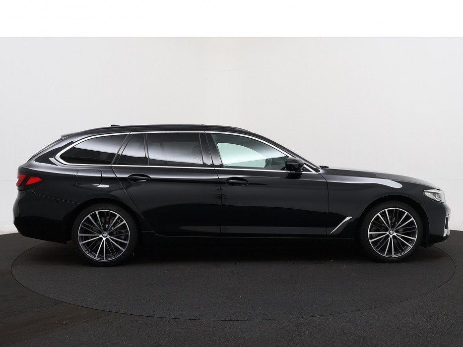 Foto 26 van BMW 5 Serie Touring 520i High Executive | Pano | Leder | 04-