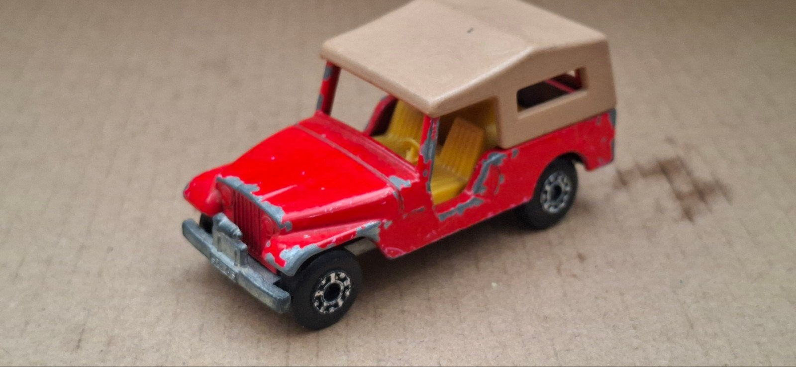 Vintage rode Matchbox jeep met beige dak, Ophalen of Verzenden, Gebruikt
