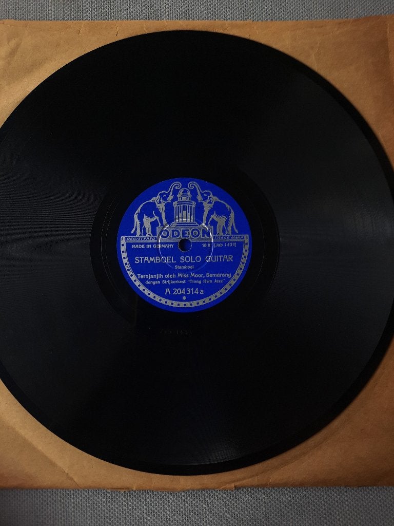 Zeldzame 78 Toerenplaat Odeon (1932) Indische Krontjong, Gebruikt, 10 inch, Overige typen, Ophalen of Verzenden
