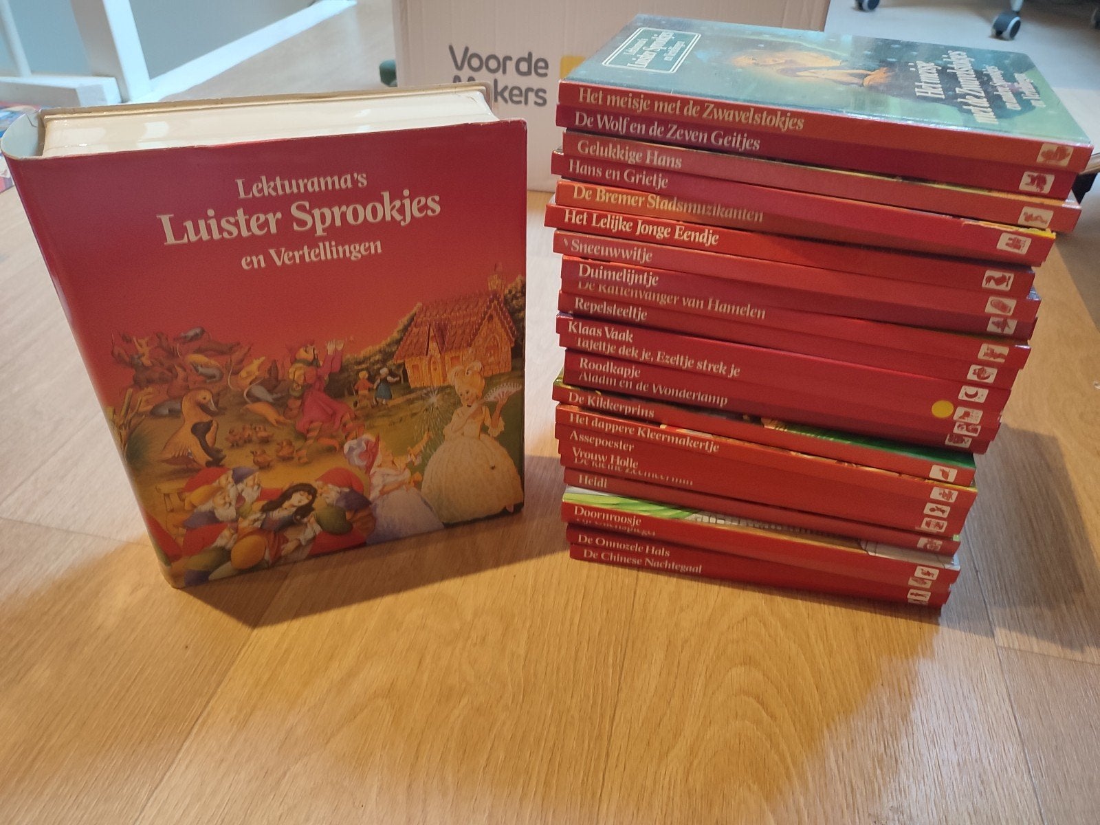 Lekturama Luistersprookjes en Verhalen - cassetes en boeken, Boeken, Ophalen of Verzenden, Gelezen
