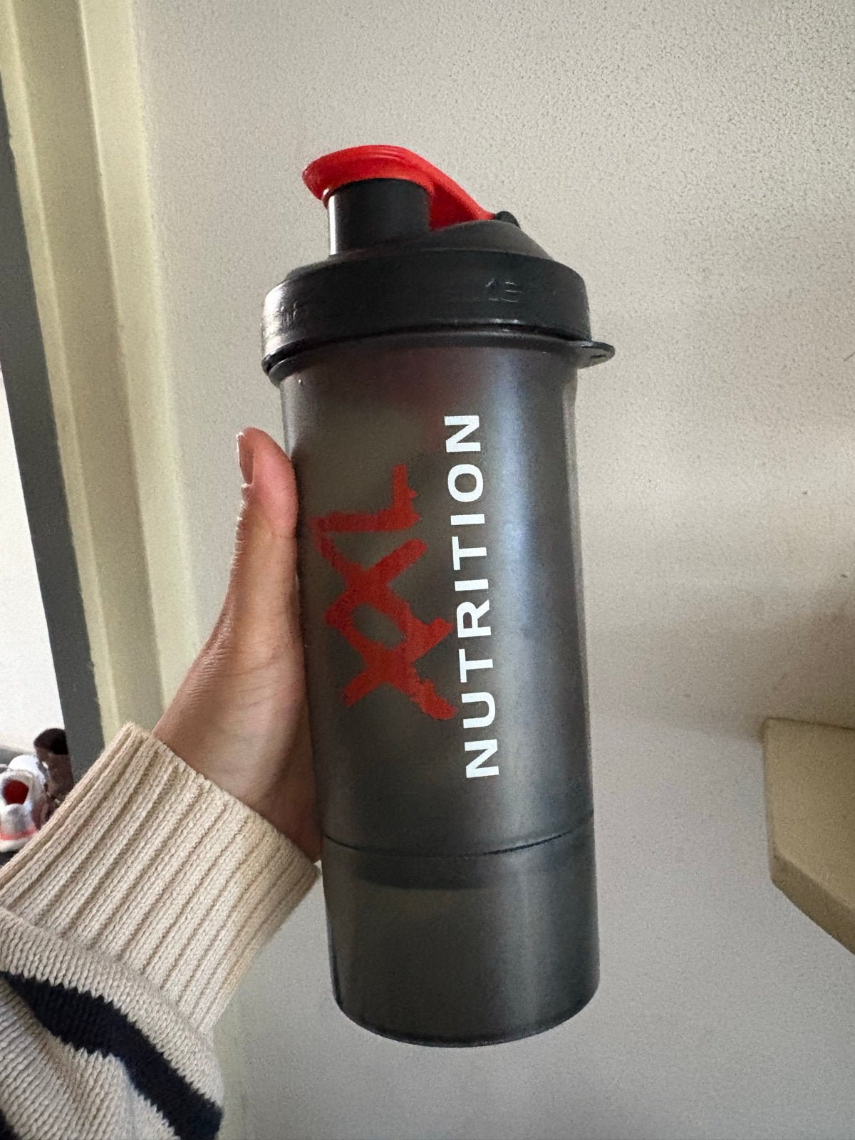 XXL Nutrition Shaker met supplementencompartiment, Ophalen of Verzenden, Zo goed als nieuw