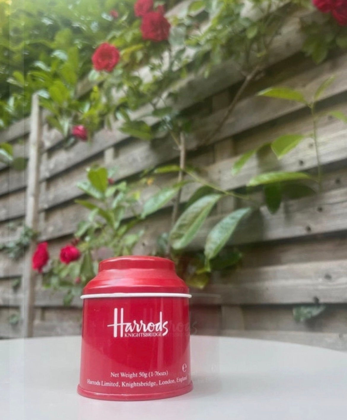 Vintage Harrods Knightsbridge Theeblik Rood - Made in Englan, Ophalen of Verzenden