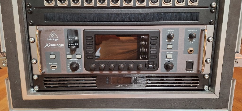 Behringer X32 Rack Digitale Mixer, Ophalen of Verzenden, Zo goed als nieuw, 20 kanalen of meer, Microfooningang