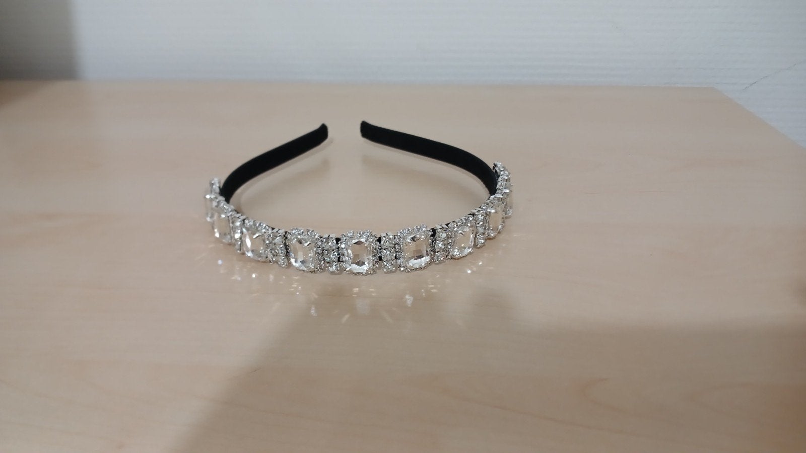 Nieuw Haarband / Diadeem met Strass Steentjes, Ophalen of Verzenden, Nieuw