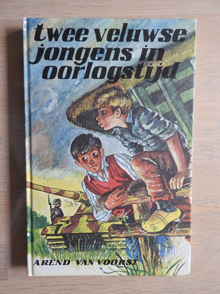Arend van Voorst - Twee Veluwse jongens in oorlogstijd, Ophalen of Verzenden, Tweede Wereldoorlog, Gelezen, Overige onderwerpen