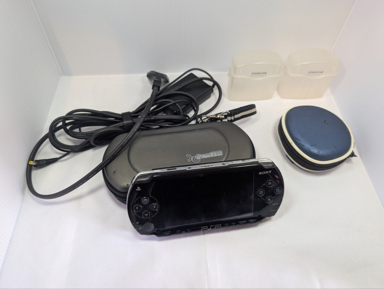 Sony PSP megapakket met 56 spellen en 5 films, Verzenden, Zo goed als nieuw