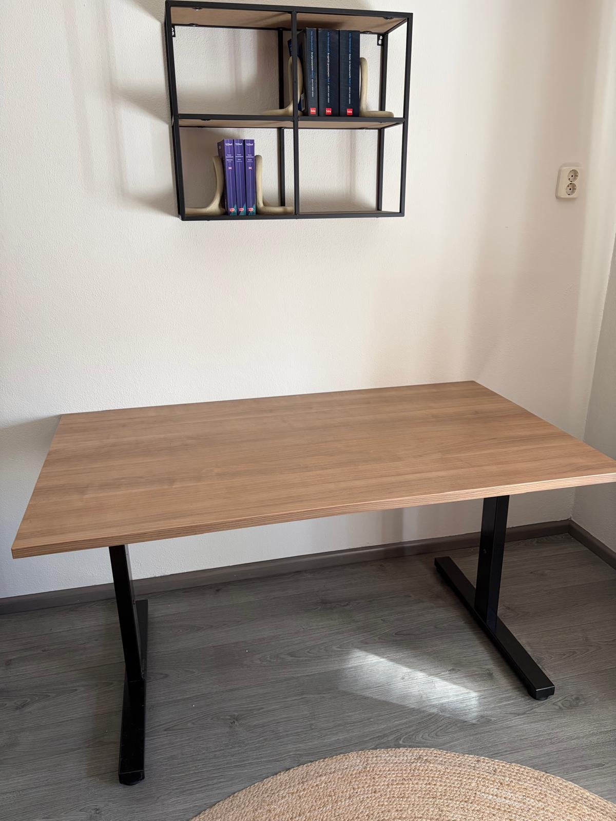 Bureau | verstelbaar | 140 cm x 80 cm, Ophalen, Zo goed als nieuw