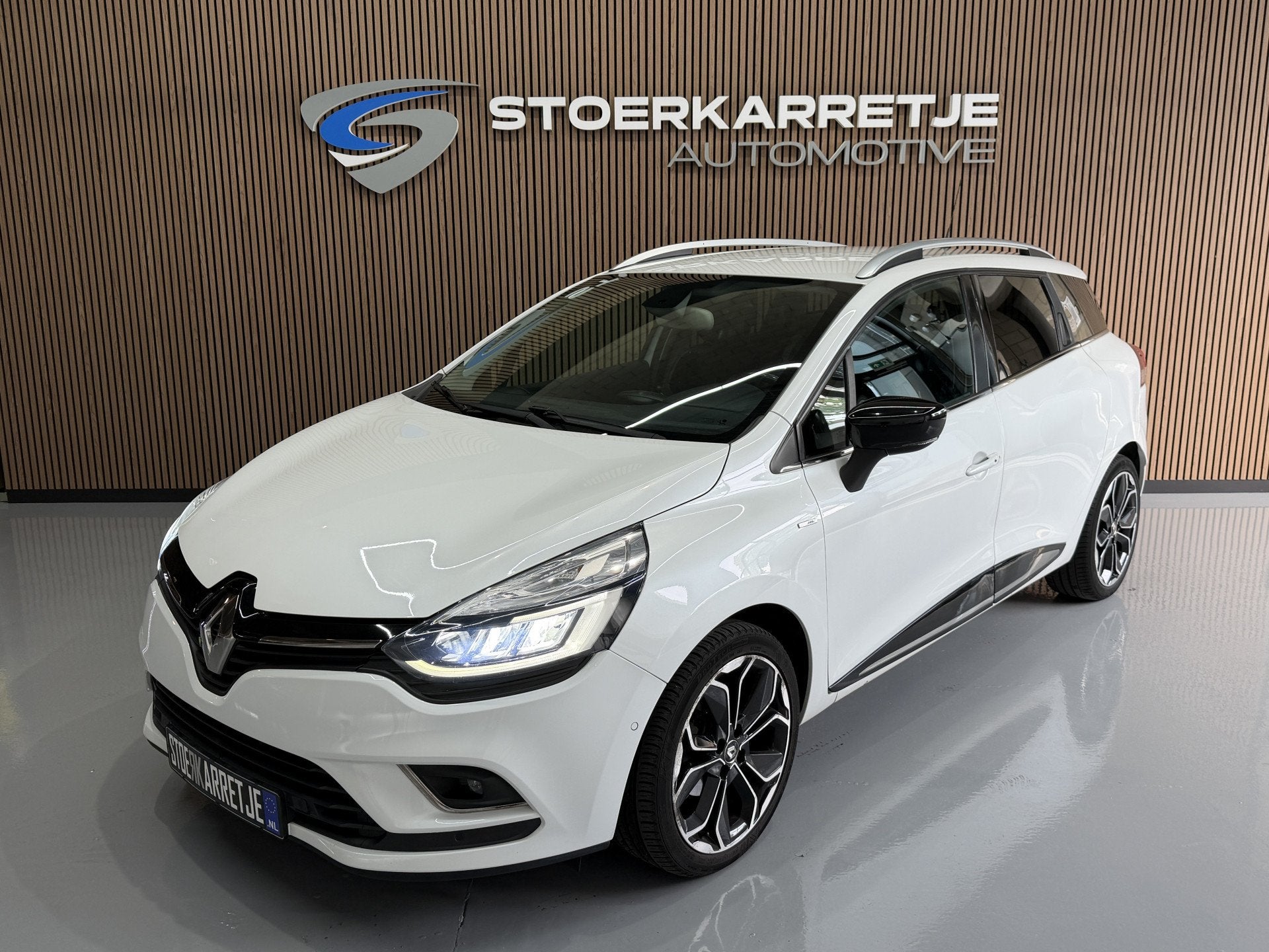 Renault Clio Estate 0.9 TCe Bose | Navi | 17" | Cruise contr, Auto's, Renault, 898 cc, 1063 kg, Gebruikt, 580 kg