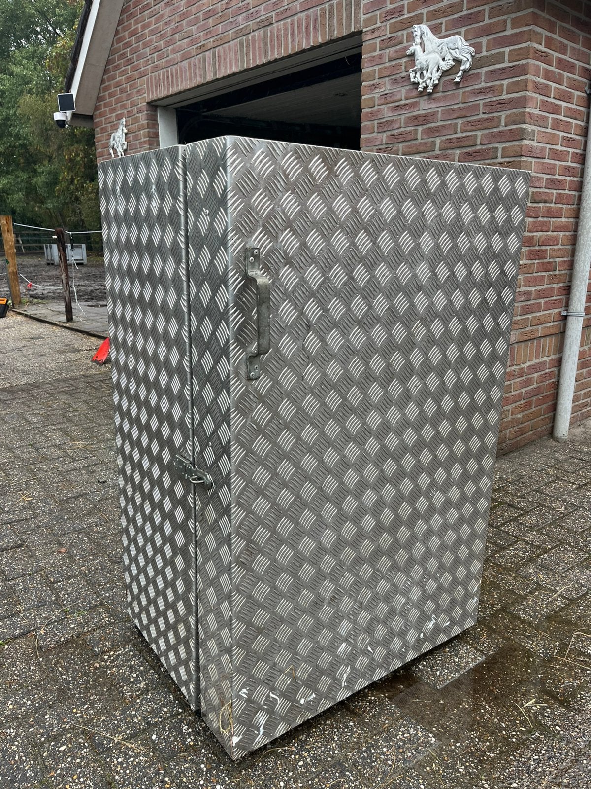 Metalen zadelkast, Dieren en Toebehoren, Ophalen, Gebruikt