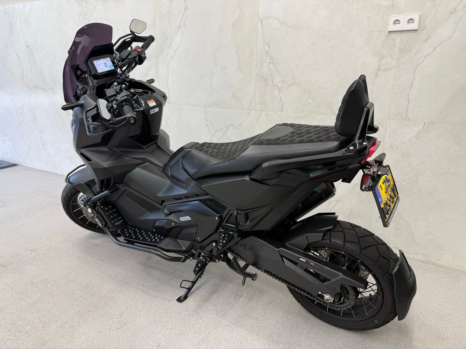 Honda X-ADV 750 - Volledig Zwart, Termignoni, Givi, Hepco&Be, Sportuitlaat, Motorrijbewijs A, Gebruikt, Particulier