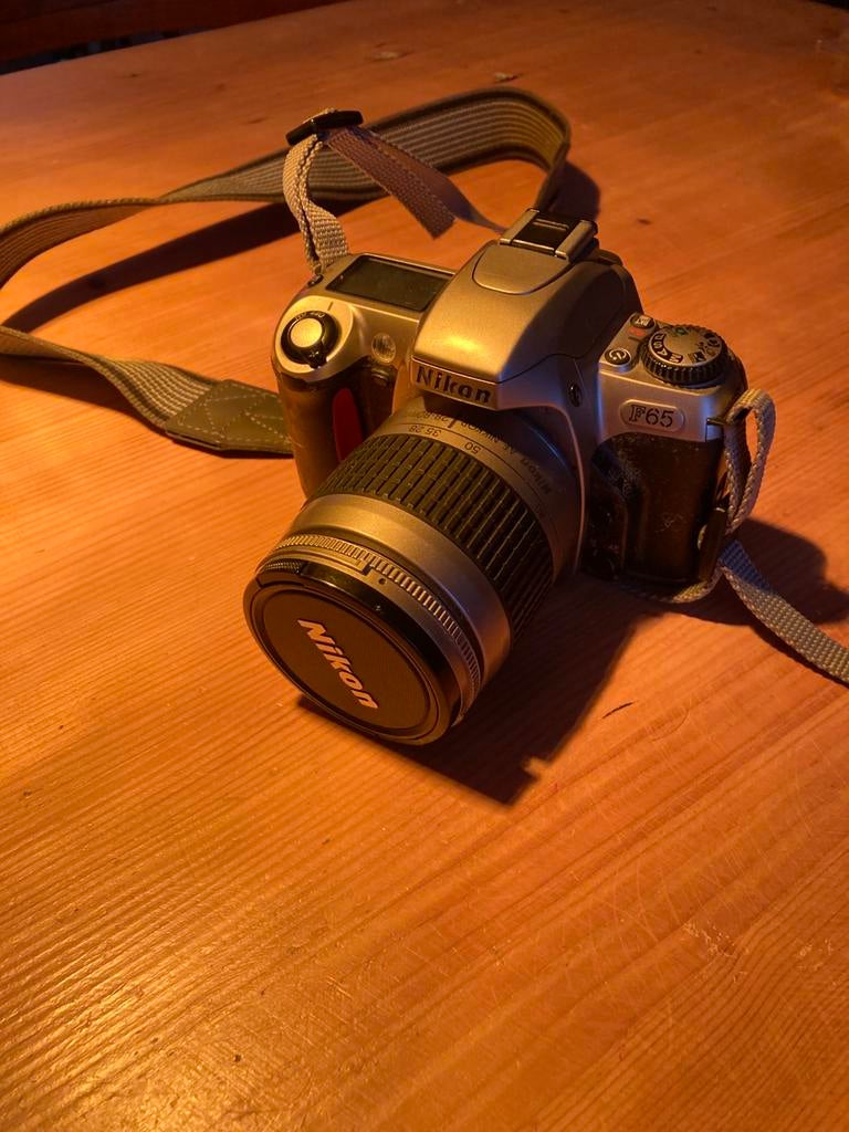 Nikon analoge camera F 65 met 25 - 80 lens ., Audio, Tv en Foto, Fotocamera's Analoog, Ophalen of Verzenden, Gebruikt, Spiegelreflex