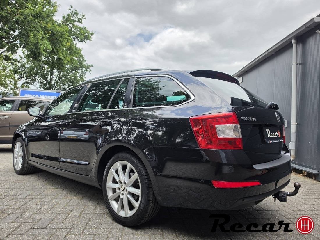 Skoda Octavia Combi - 1.6 TDI Greentech Ambition Businesslin, Gebruikt, 4 cilinders, Zwart, 125 €/maand