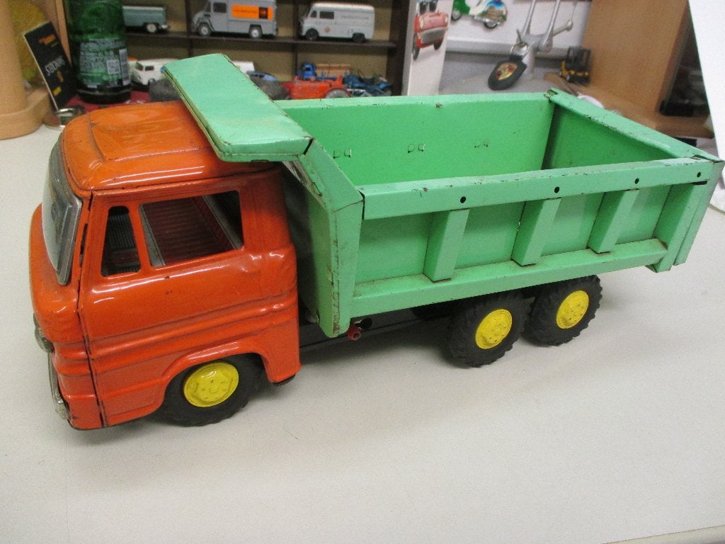 Vintage Blikken vrachtauto, Ophalen