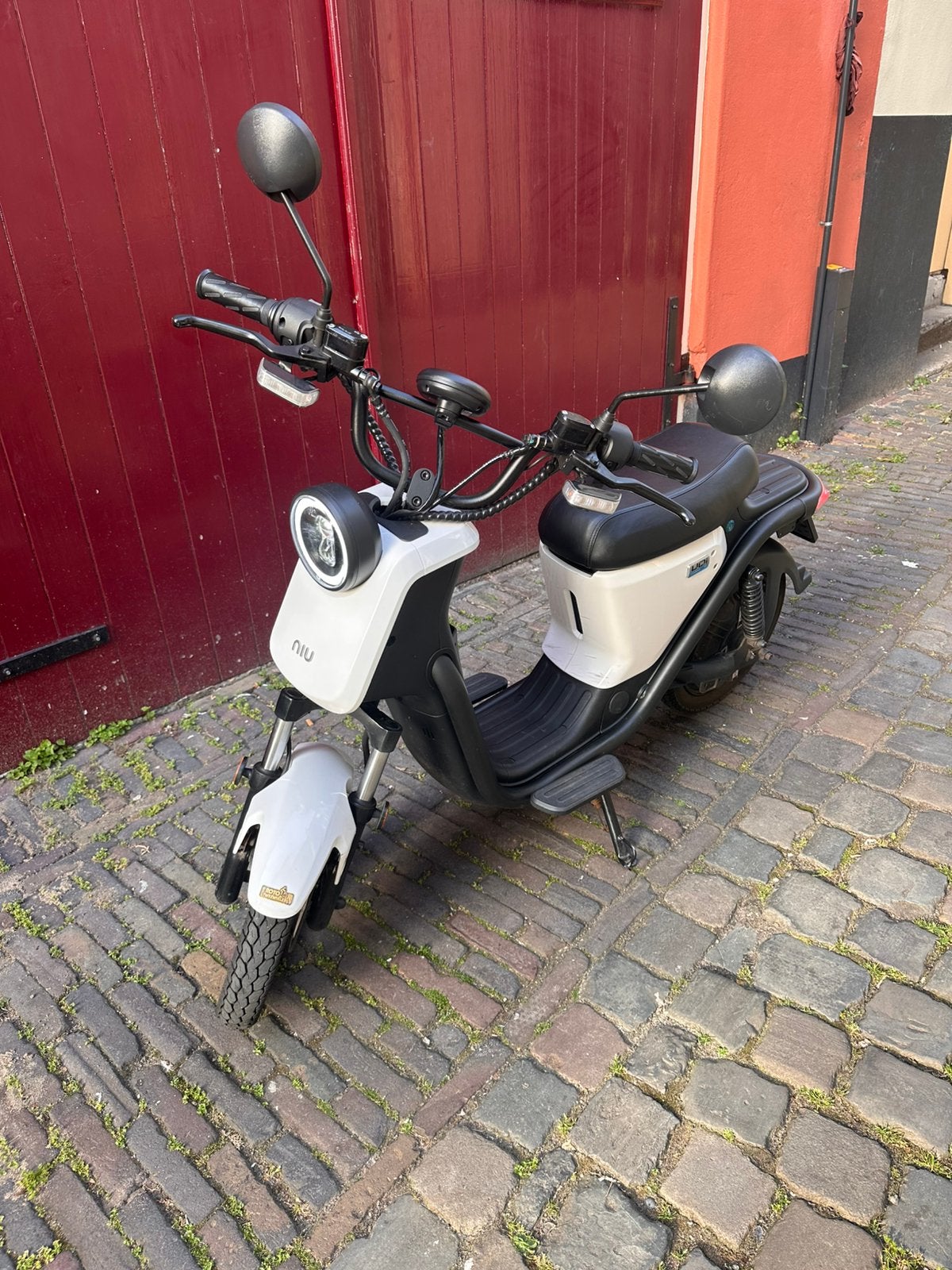 Niu IQU Sport elektrische scooter, Fietsen en Brommers, Snorfietsen en Snorscooters, Elektrisch, Zo goed als nieuw, Ophalen, Overige merken
