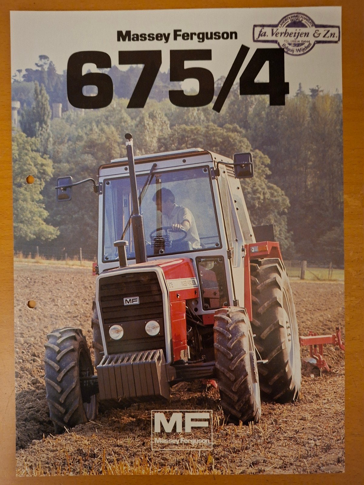 Folder Massey Ferguson MF 675/4 Nederlandstalig, Ophalen of Verzenden, Gelezen, Tractor en Landbouw