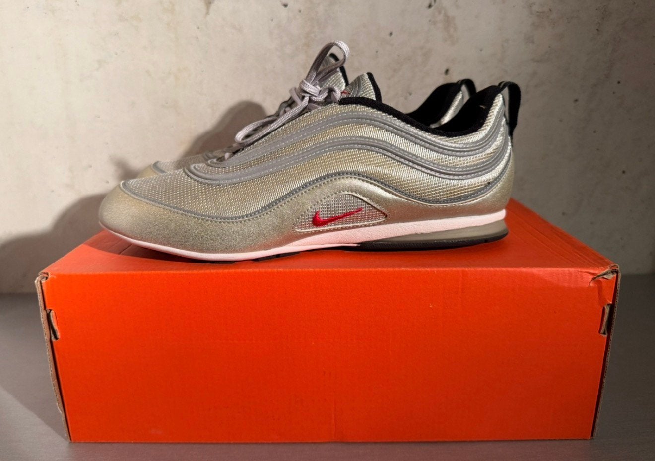 NIKE AIR PLATA fitness/sport sneakers maat 42 - AFGEPRIJSD!, Ophalen of Verzenden, Zo goed als nieuw, Hardloopschoenen, Nike