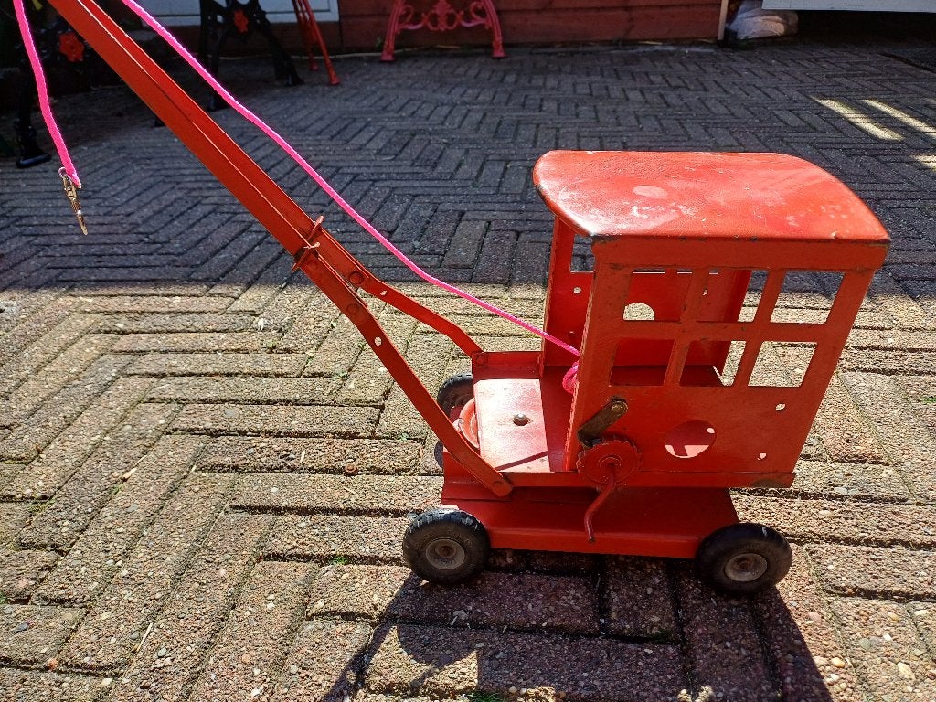 Leuke antieke Triang hijskraan, Ophalen