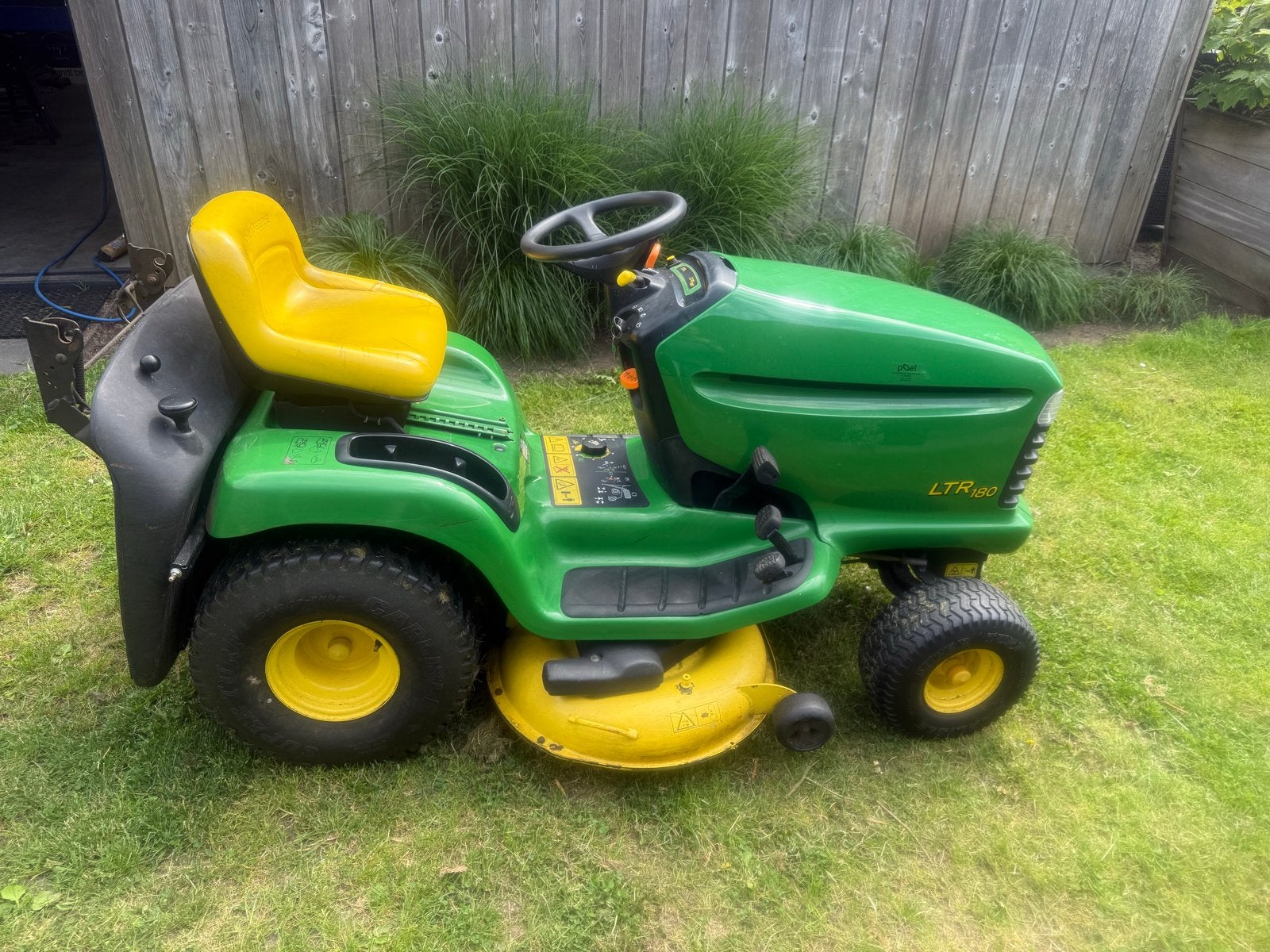 John Deere LTR180 Zitmaaier - Krachtig en Betrouwbaar, Ophalen, Cirkelmaaier, Gebruikt, Opvangbak