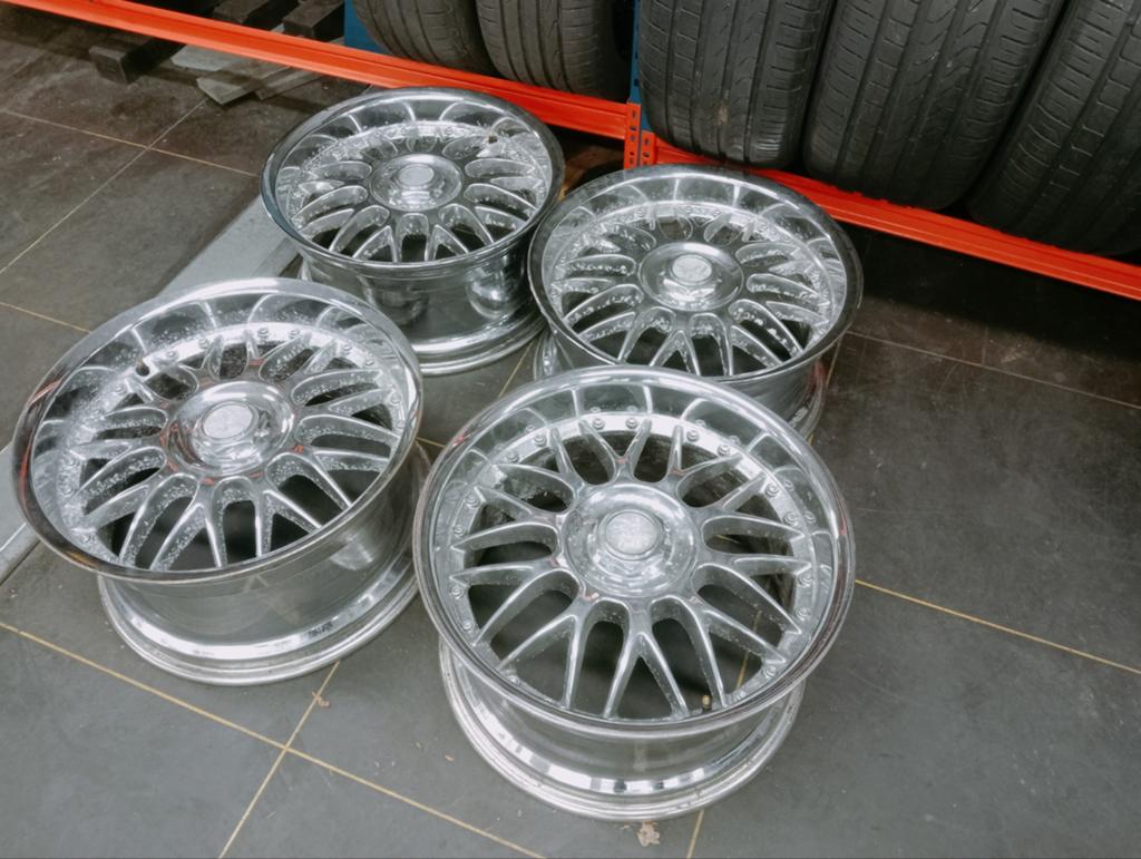 Breedset Keskin Tuning KT4 New Racer 18 inch velgen, Ophalen, 18 inch, Gebruikt, 255 mm