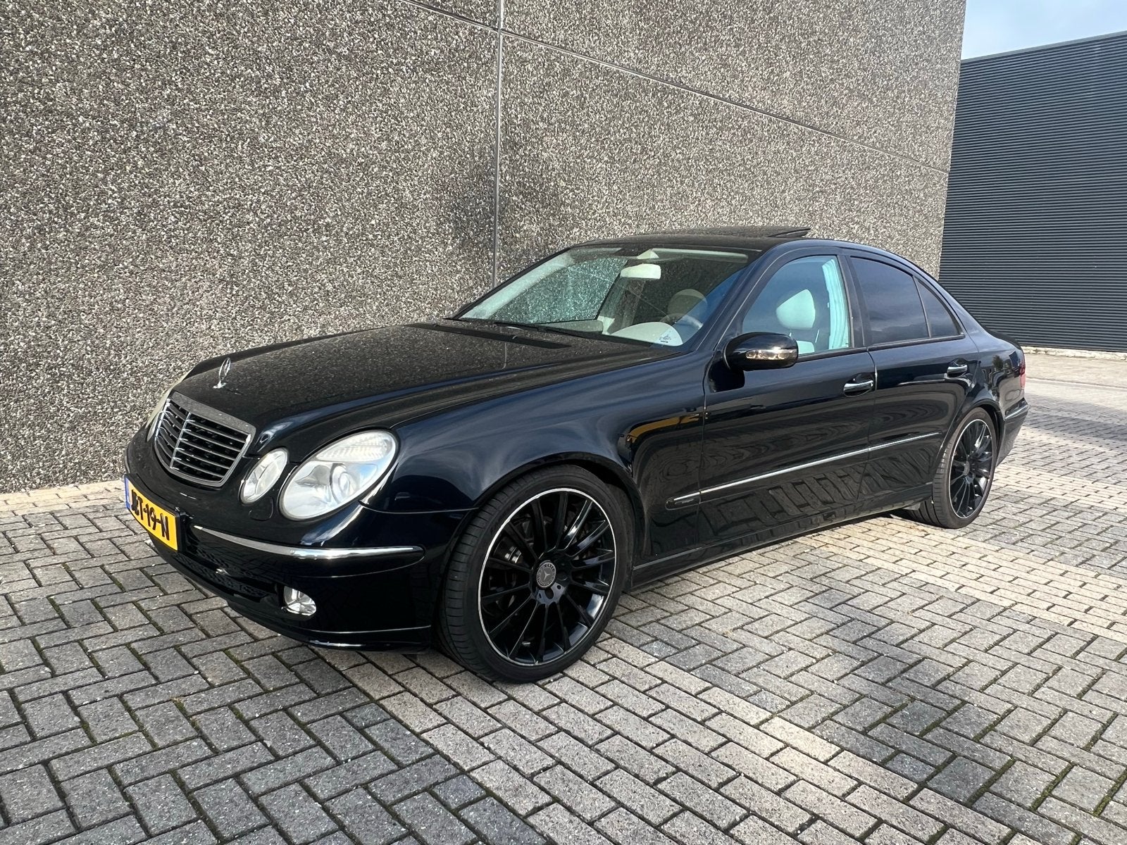 Mercedes-Benz E320 Avantgarde | Leer | Airmatic | Trekhaak, Auto's, Zwart, Particulier, Sedan, Geïmporteerd