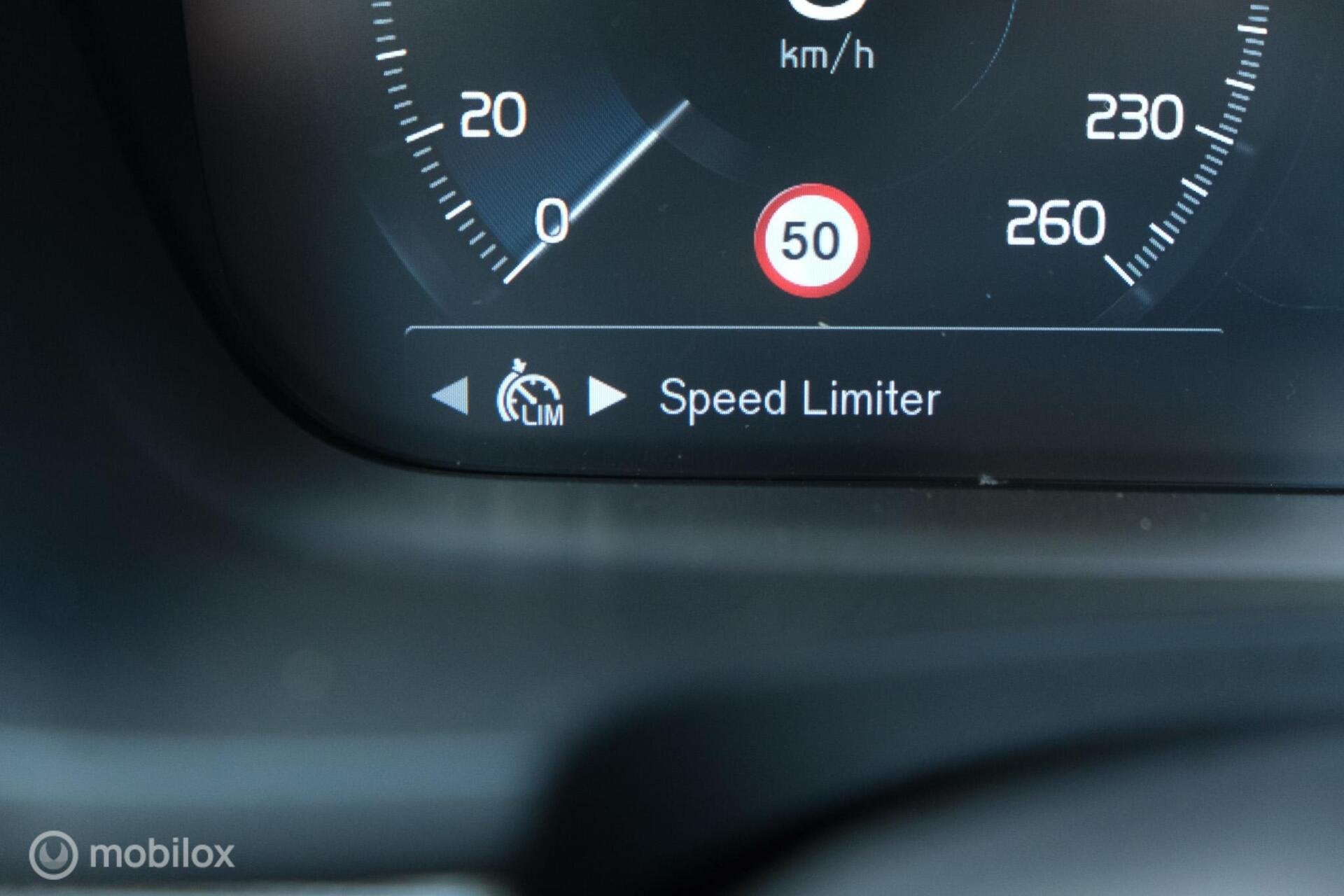 Foto 37 van Volvo V90 2.0 T8 AWD R-Design | Stoel en stuurwielverwarming