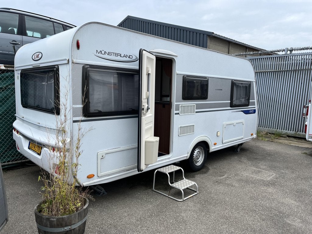 LMC Vivo 460 E, Caravans en Kamperen, Caravans, Niet ingevuld, Rondzit, Schokbreker, Bedrijf