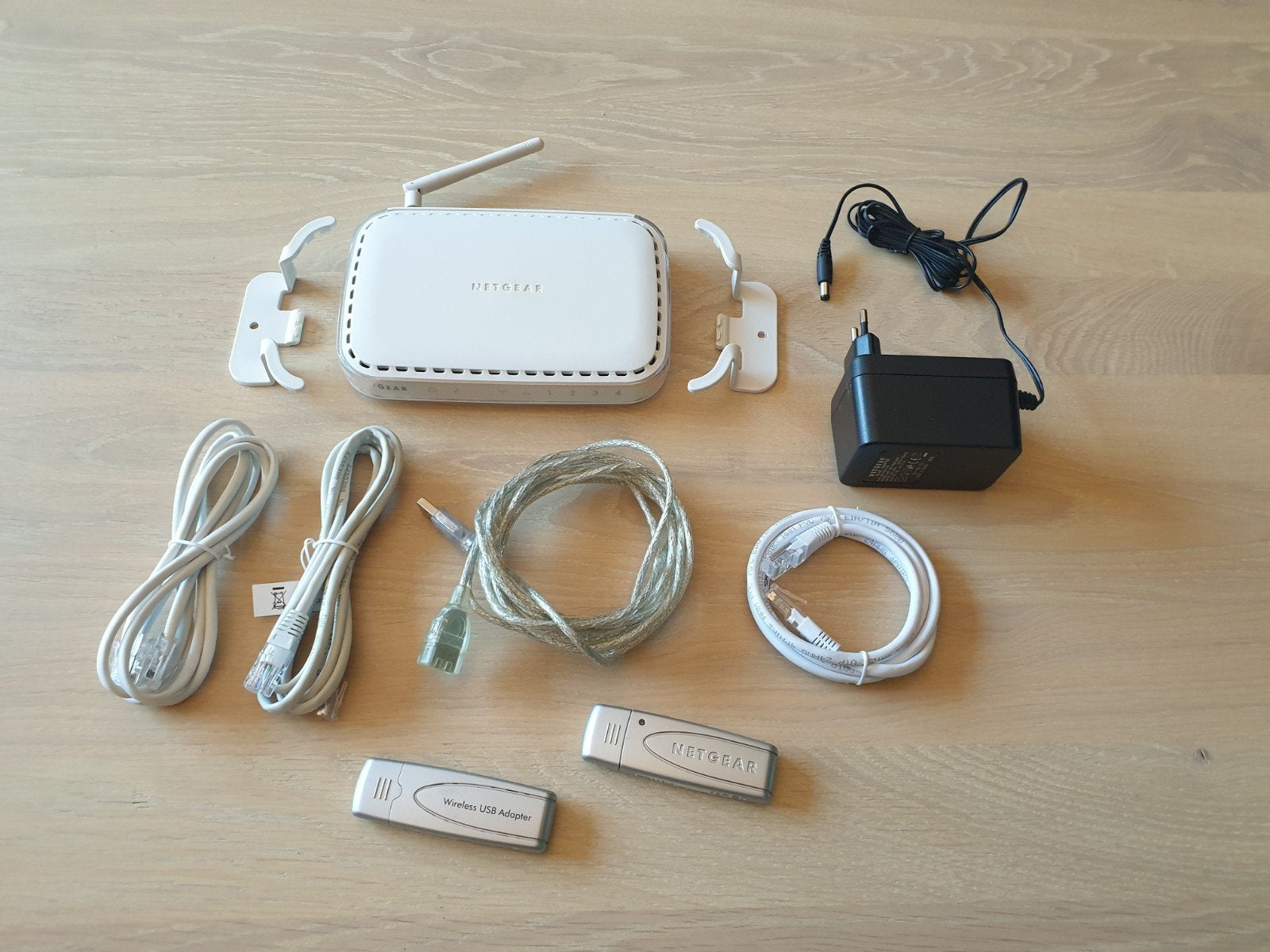 Netgear WGR614v6 Router met 2x Wireless USB Adapters, Ophalen of Verzenden, Zo goed als nieuw, Router, Netgear