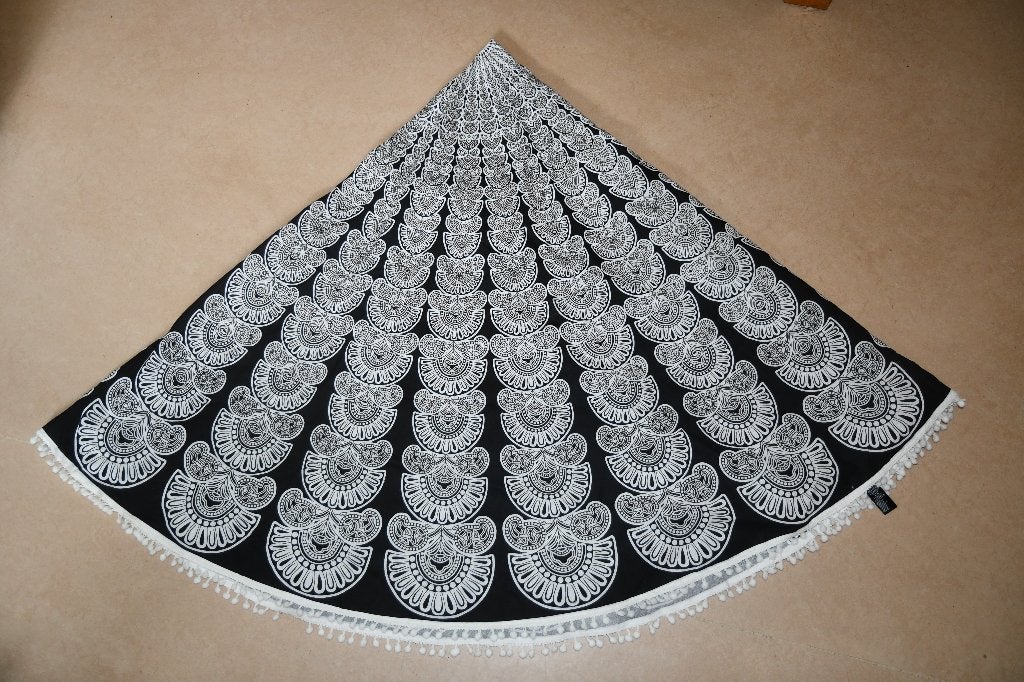 Zwart-witte ronde tafeldoek - Pieces - diameter 190 cm, Rond, Nieuw, Ophalen of Verzenden, Franjes/kwastjes
