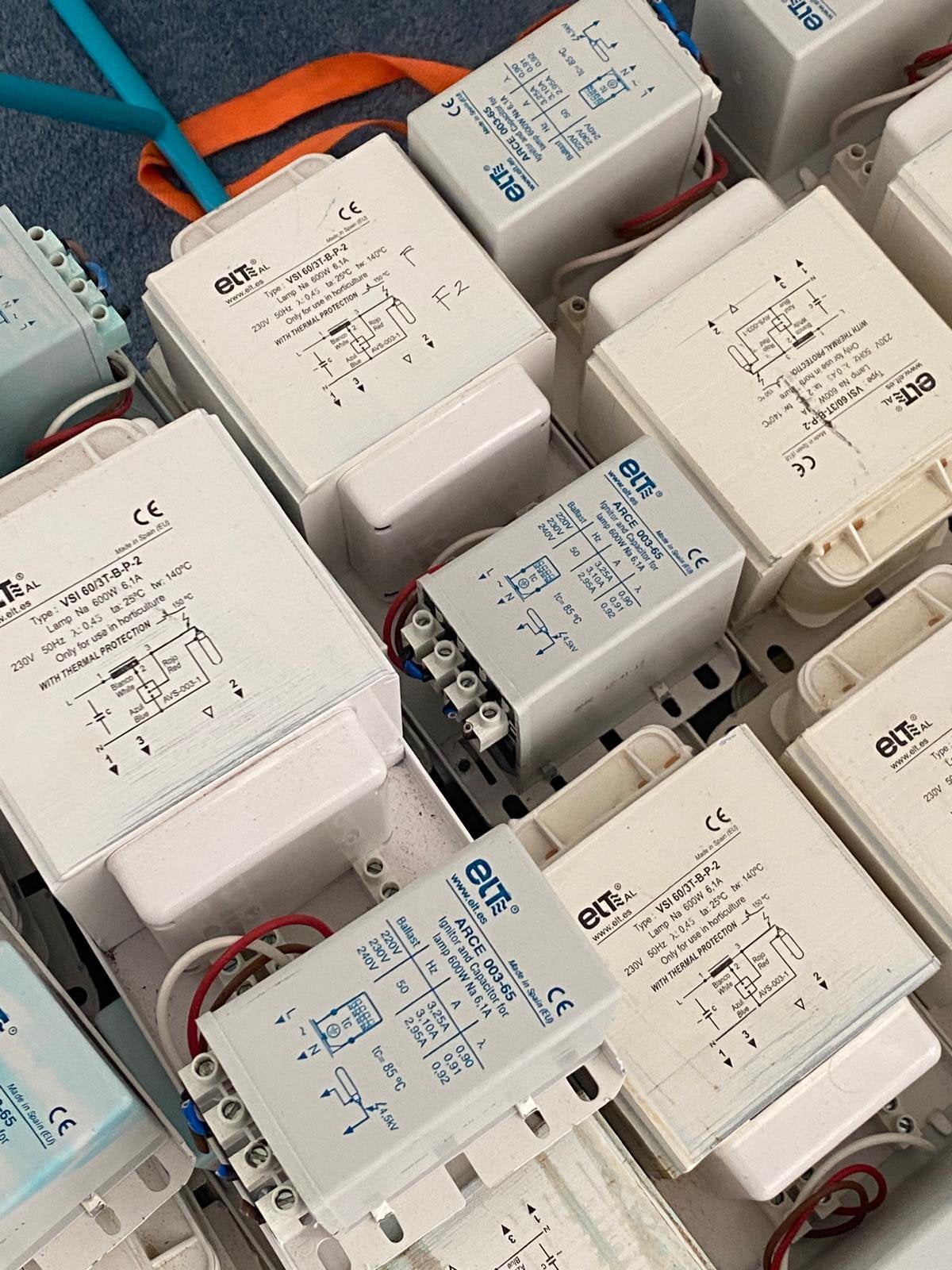 Transformators 600 ELT - 39 stuks, Hobby en Vrije tijd, Elektronica-componenten, Ophalen of Verzenden, Zo goed als nieuw