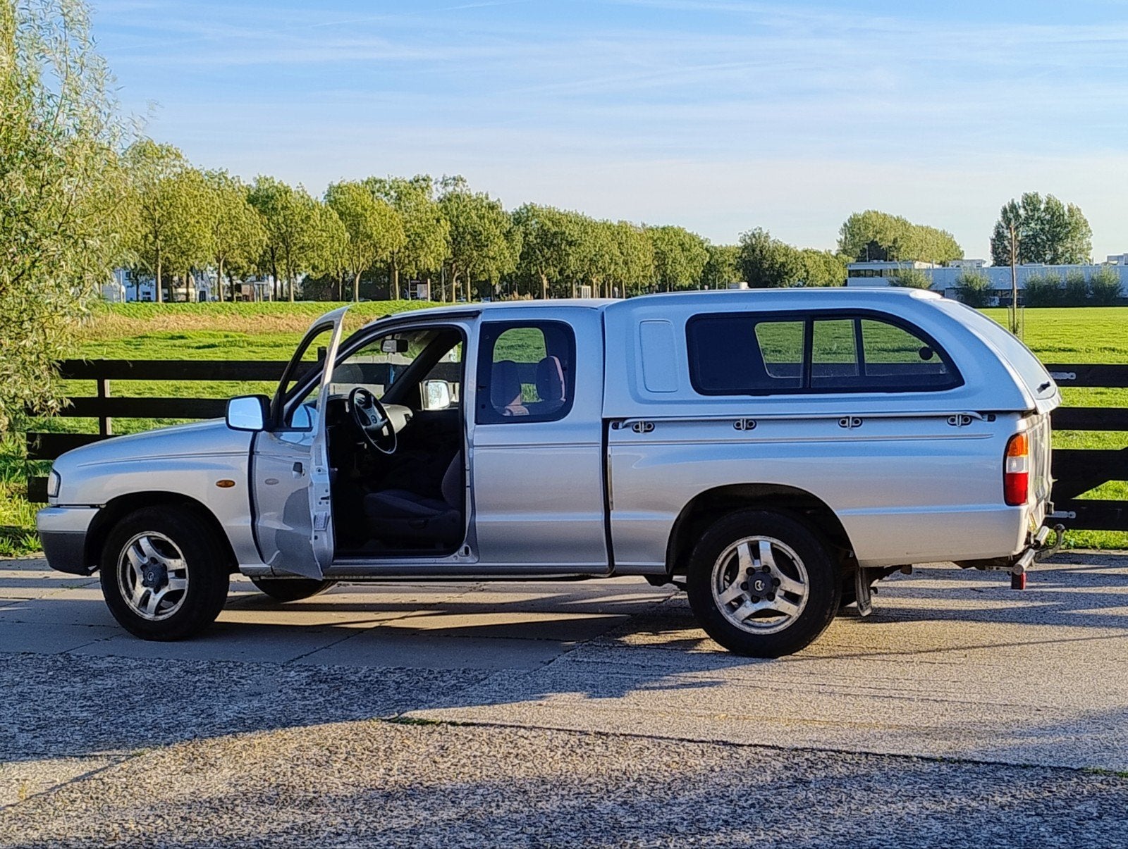 Pickup diesel, Auto's, 2500 cc, 4 cilinders, 2000 kg, 255 €/maand