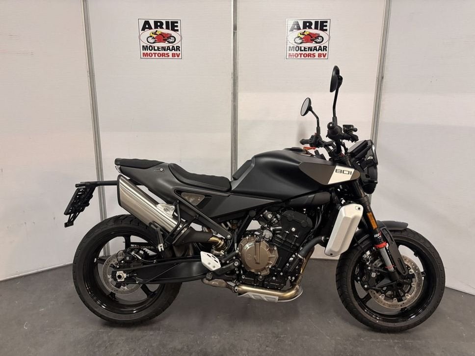 Husqvarna SVARTPILEN 801 (bj 2026), 2 cilinders, Bedrijf, Onbekend, Meer dan 35 kW