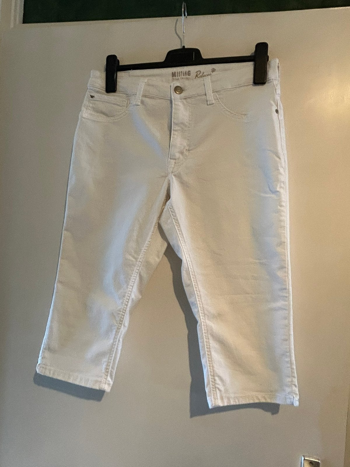 Mustang broek mt 42, Ophalen of Verzenden, Zo goed als nieuw, Maat 42/44 (L), Driekwart