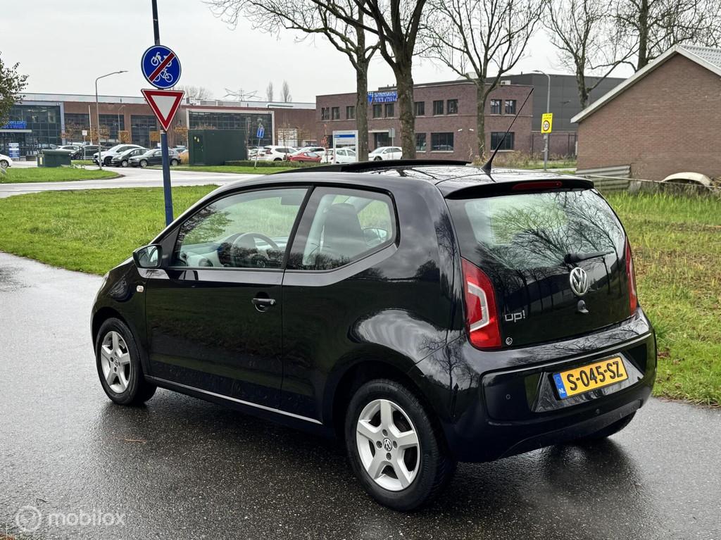 Volkswagen Up! 1.0 take up!*PANODAK*STOELVERWARMING*NEW APK, Voorwielaandrijving, Euro 5, Stof, Gebruikt