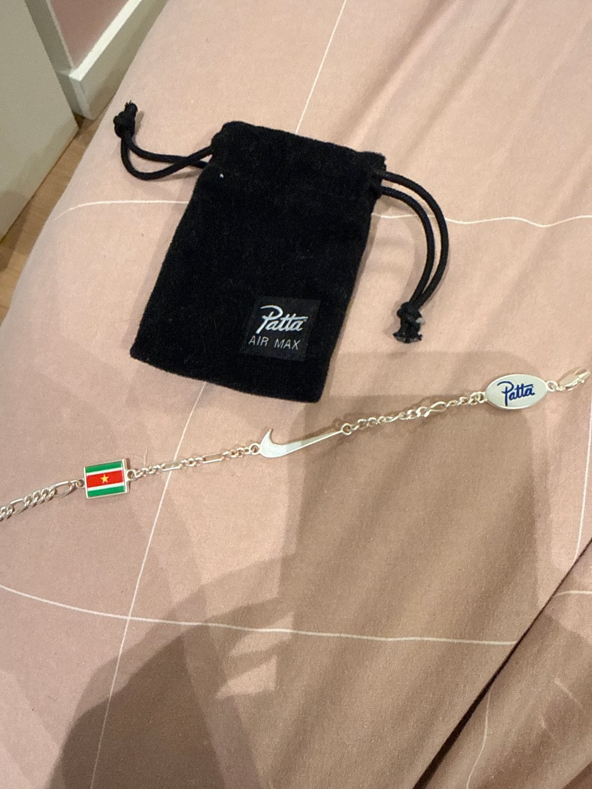 Patta x Nike Air Max Armband met Surinaamse vlag, Sieraden, Tassen en Uiterlijk, Ophalen of Verzenden, Zo goed als nieuw, Zilver