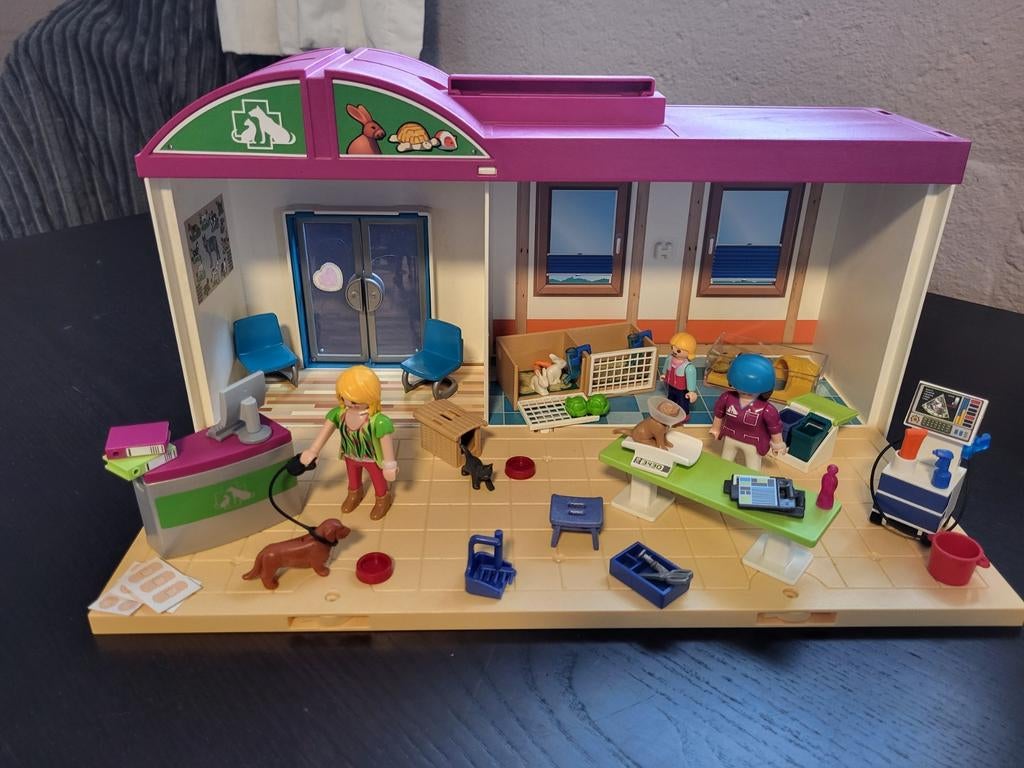 Playmobiel Dierenartsenpraktijk en hondentrainer, Ophalen