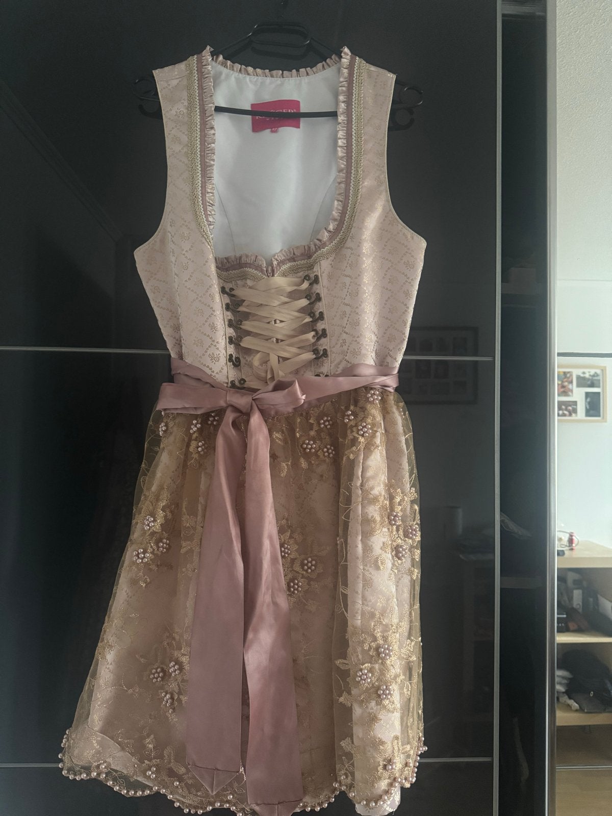Prachtige Krüger Madl Dirndl - Maat 42, Beige, Maat 42/44 (L), Ophalen of Verzenden, Zo goed als nieuw