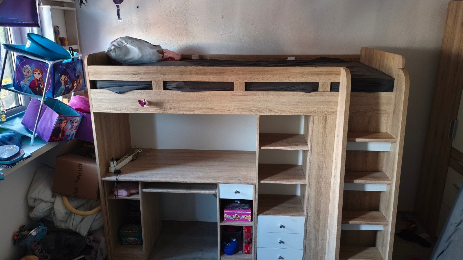hoogslaper met bureau eronder en een aparte kledingkast, Ophalen, Zo goed als nieuw, Hoogslaper