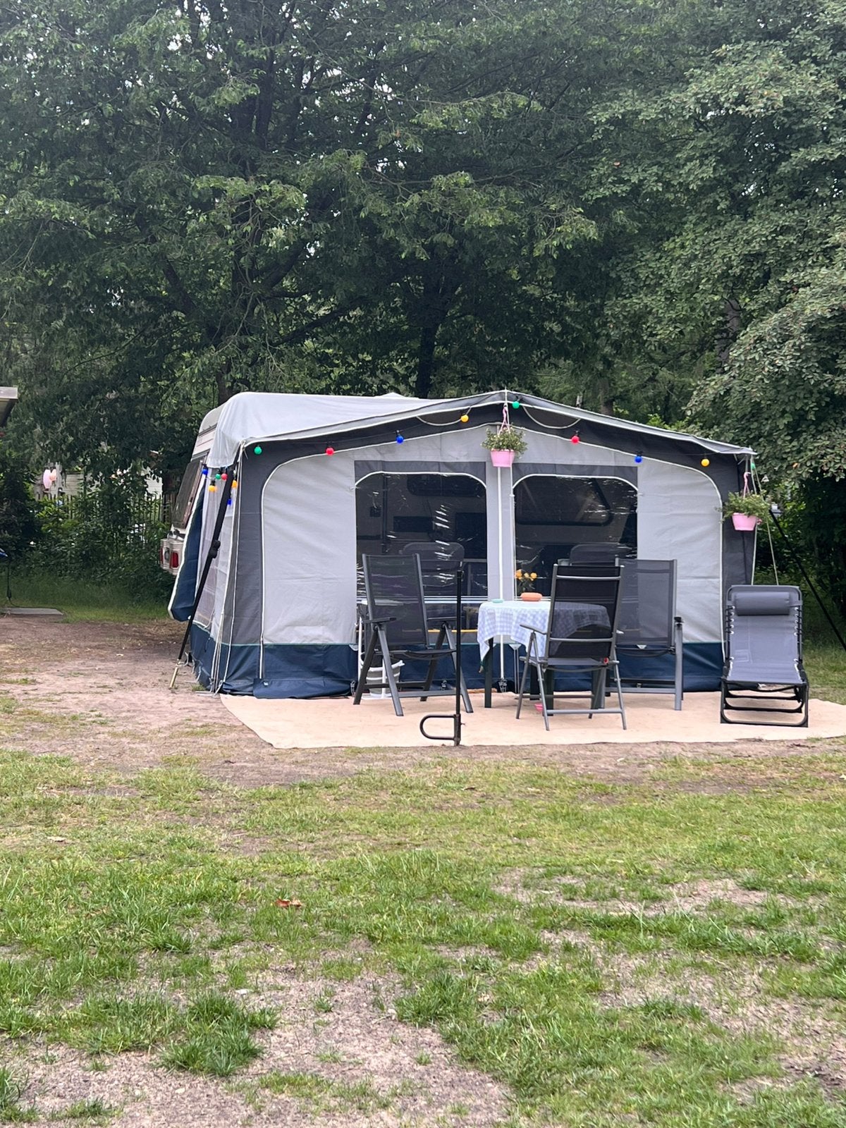 KIP KG42T Caravan - Startklare Set incl. Voortent €3000, Rondzit, Kip, Particulier, Kachel